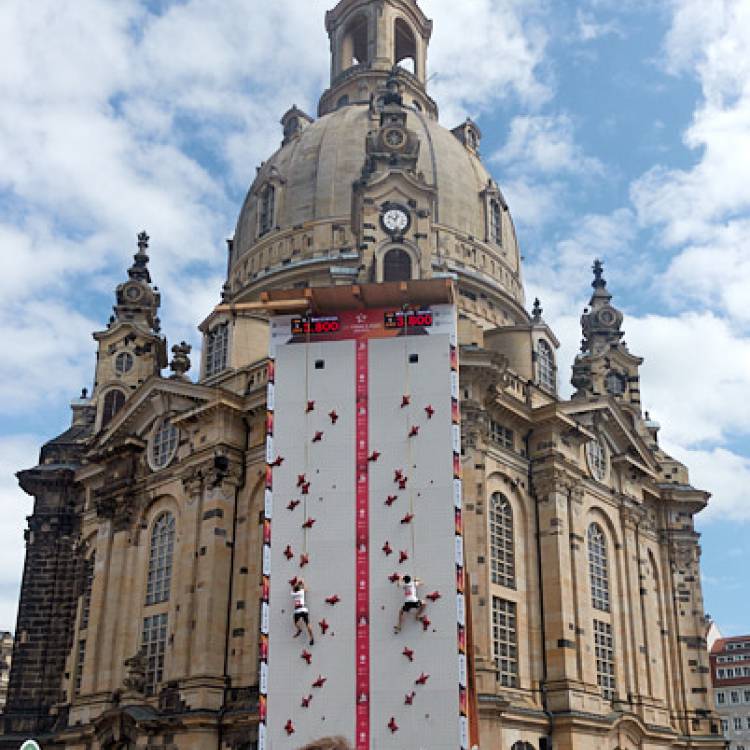 Speed-Klettern vor der Frauenkirche
